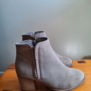 Women's Suede Block Heel Ankle Booties in Taupe
